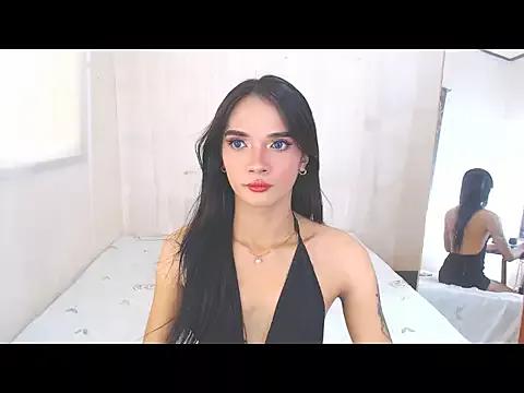 Freechat queen_lucinda on StripChat