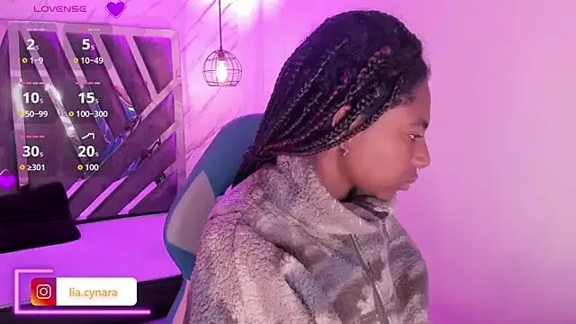 Queen_perla_ on StripChat 