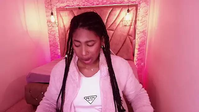 Queen_perla_ on StripChat 