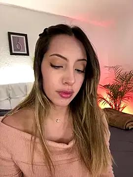 Rebbecawhite_meow on StripChat 