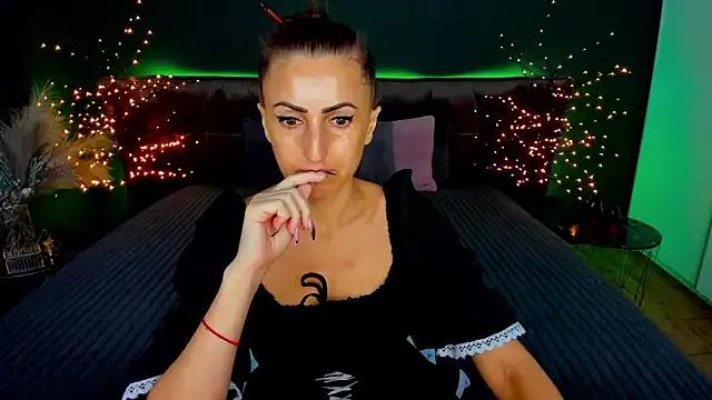 Rebecca_Diamond on StripChat 