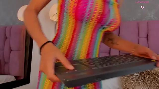 Freechat Roslin-Nix on StripChat