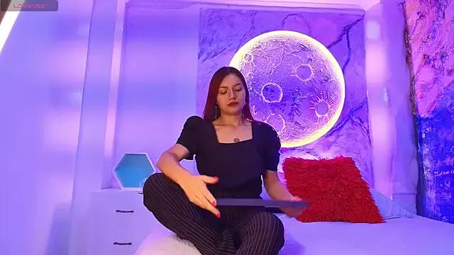 Freechat RoxanaBorns_ on StripChat