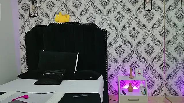 SaaraBrown on StripChat 