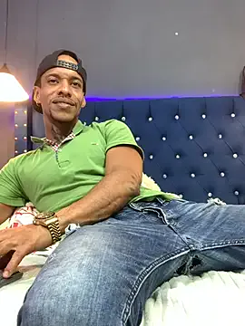 Salomon_koude on StripChat