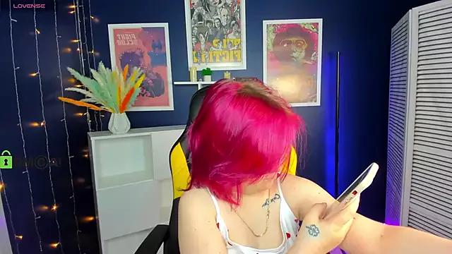 Sara_Robinson on StripChat 