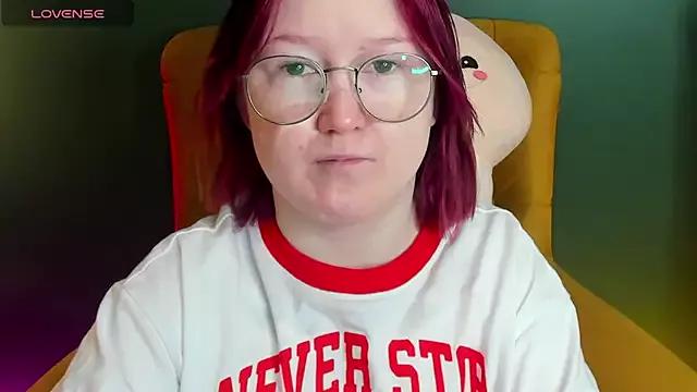 Sara_Robinson on StripChat 