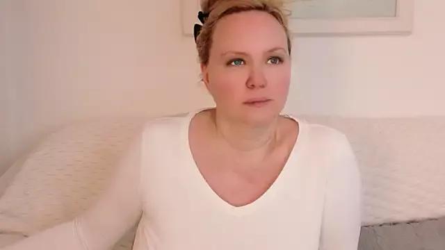 Freechat Sarah4you on StripChat