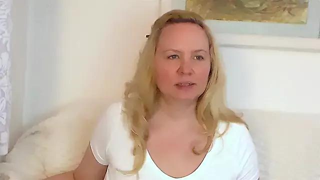 Freechat Sarah4you on StripChat