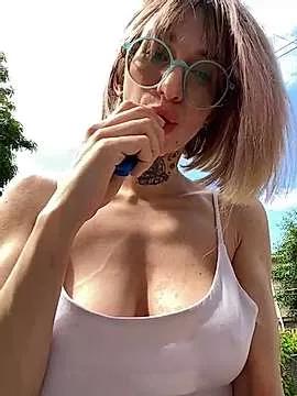 SarahLust on StripChat 