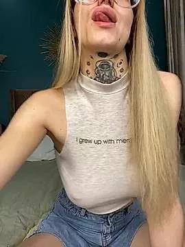 SarahLust on StripChat 