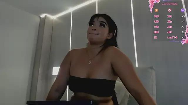 Freechat sasha_riverss on StripChat