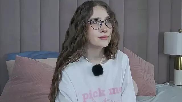 Freechat SashaMeow on StripChat