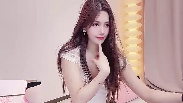 Group Selenaaaaa- on StripChat