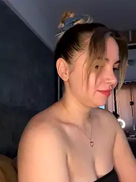 SelenaaD on StripChat 