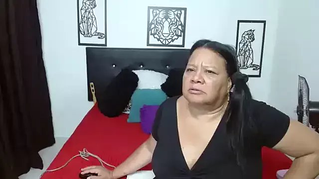 Freechat Shanttal0272 on StripChat