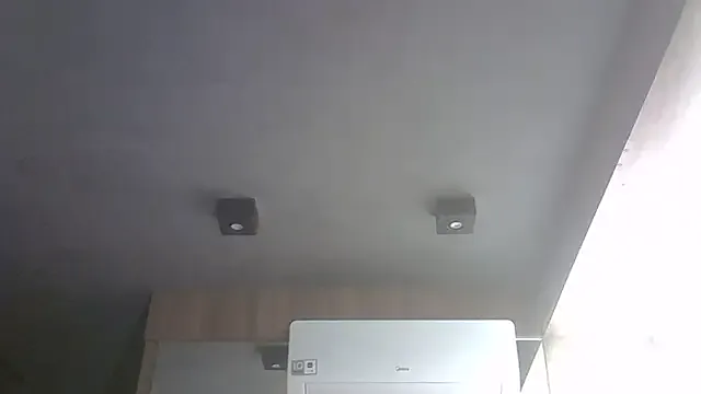 SkinnyKitten on StripChat