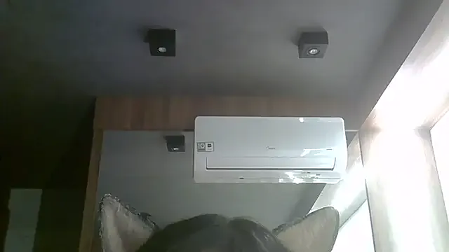 SkinnyKitten on StripChat