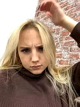 Admire sweet performer Sky_Cutie Sky_Cutie from StripChat