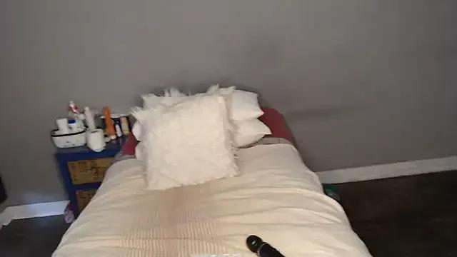 SlimRose24 on StripChat 