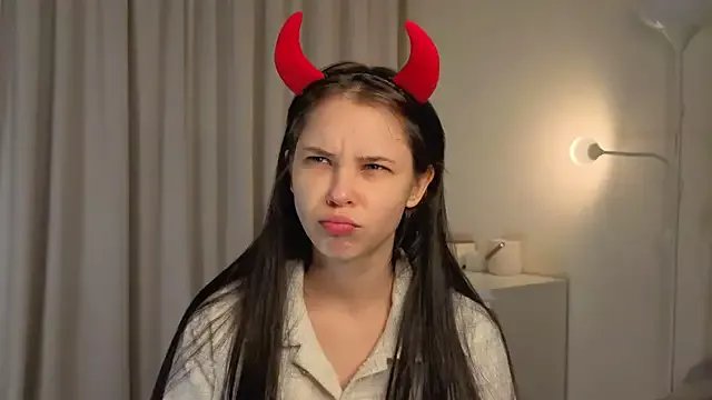 Freechat slyshypie on StripChat