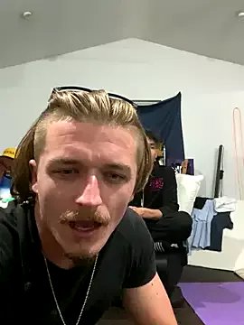 Freechat SparingTeller on StripChat