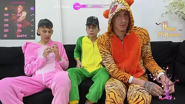 StrawwBoys from StripChat