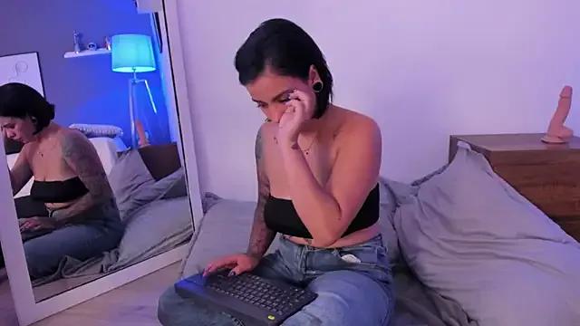 SuccubusDolly on StripChat 