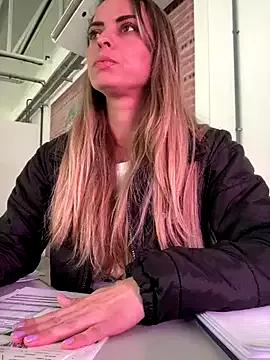 SweetGraciosa on StripChat 