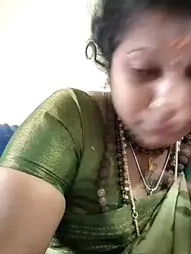 Cute Sweetqueen143 wants you to fuck her body now sweetqueen143 from StripChat