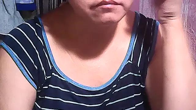 sweetsosie18 on StripChat 