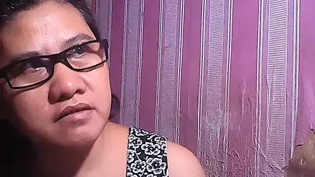 sweetsosie18 on StripChat 