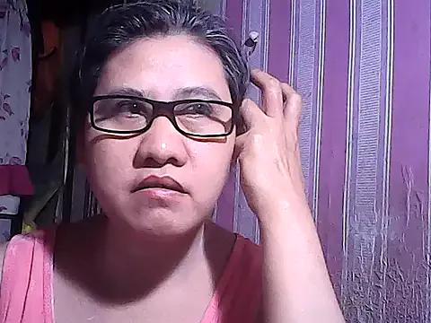 sweetsosie18 on StripChat 