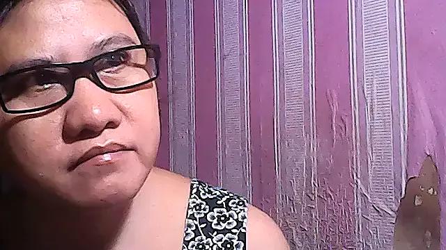 sweetsosie18 on StripChat 