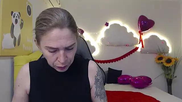 TessaDaybreak on StripChat 