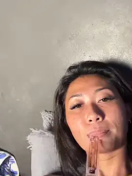 thai-dreamgirl on StripChat