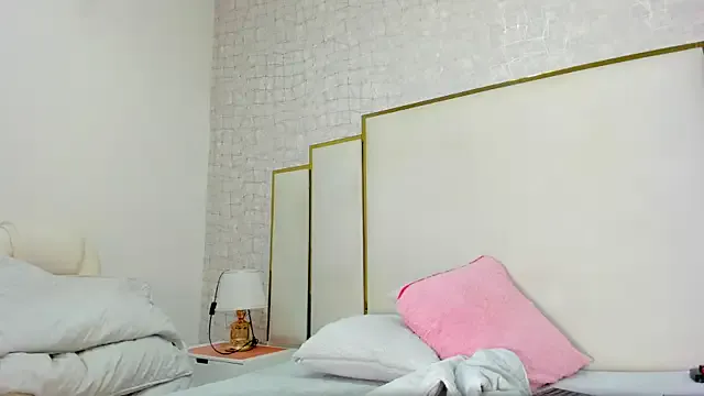 Freechat thalia888_ on StripChat