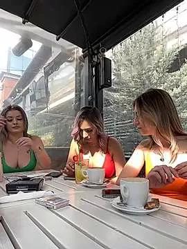 Freechat The_Spice_Girls on StripChat