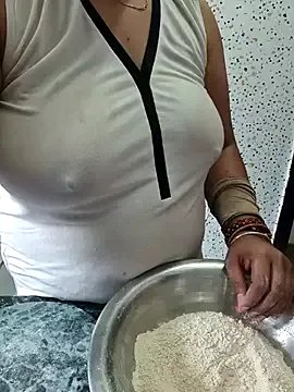 Freechat thelustybitch on StripChat