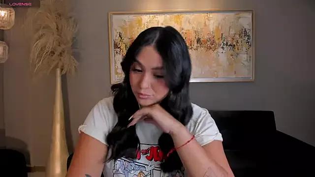 Freechat ToriCrossX on StripChat