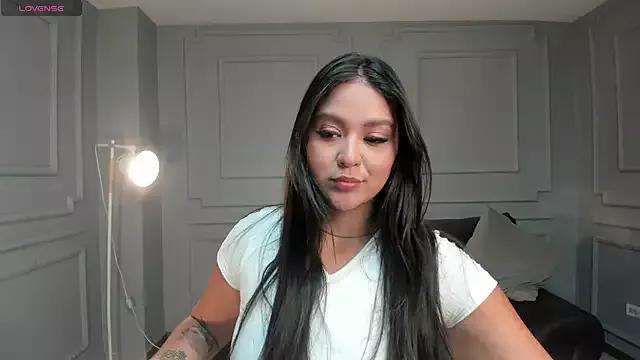 Freechat ToriCrossX on StripChat