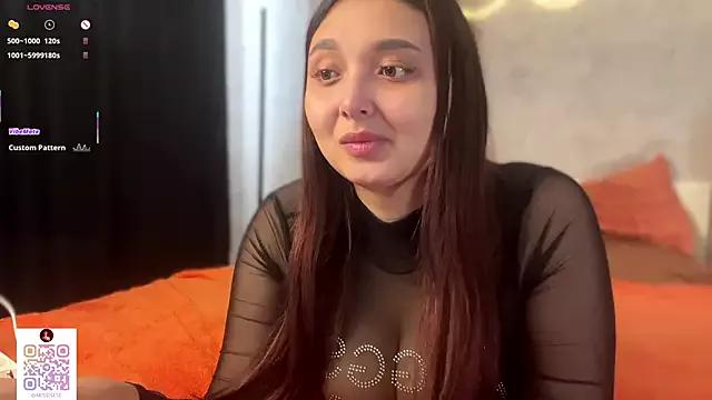 Watch slutty slut UdeleBarns UdeleBarns from StripChat