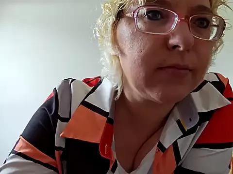 Freechat VikaKing on StripChat