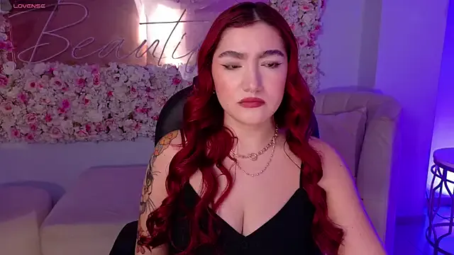 ViolettCastel on StripChat