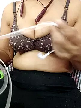 Freechat wildsakhi on StripChat