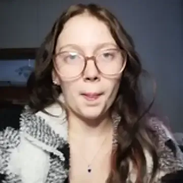 YoungLisaa18 — Show me your Tits and Ass 1 Min 