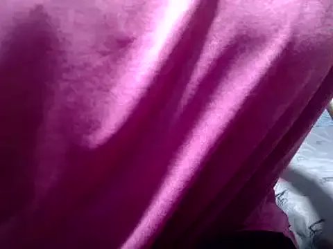 Freechat yuana25 on StripChat