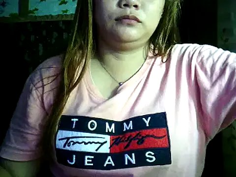 Freechat yuana25 on StripChat