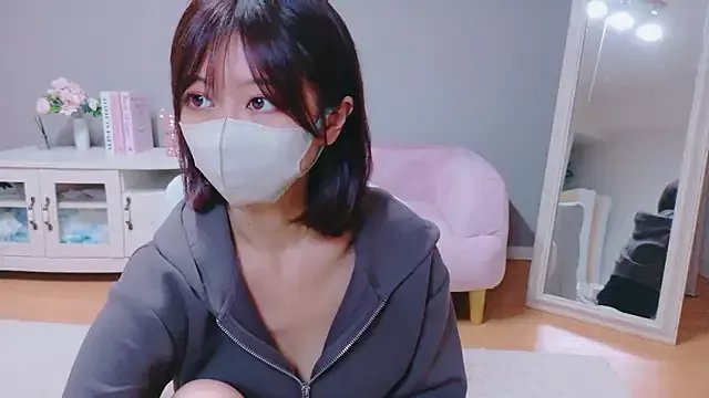 Group Yuna-ch on StripChat