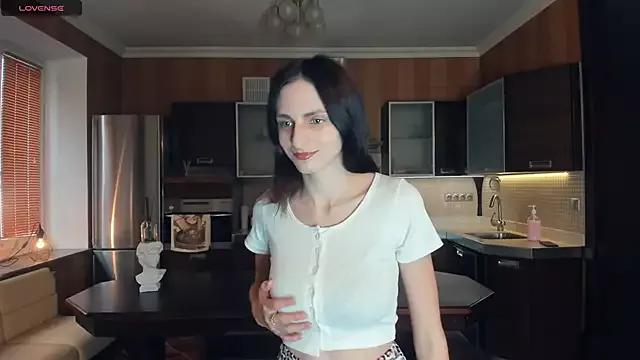 ZaraBisbee on StripChat 